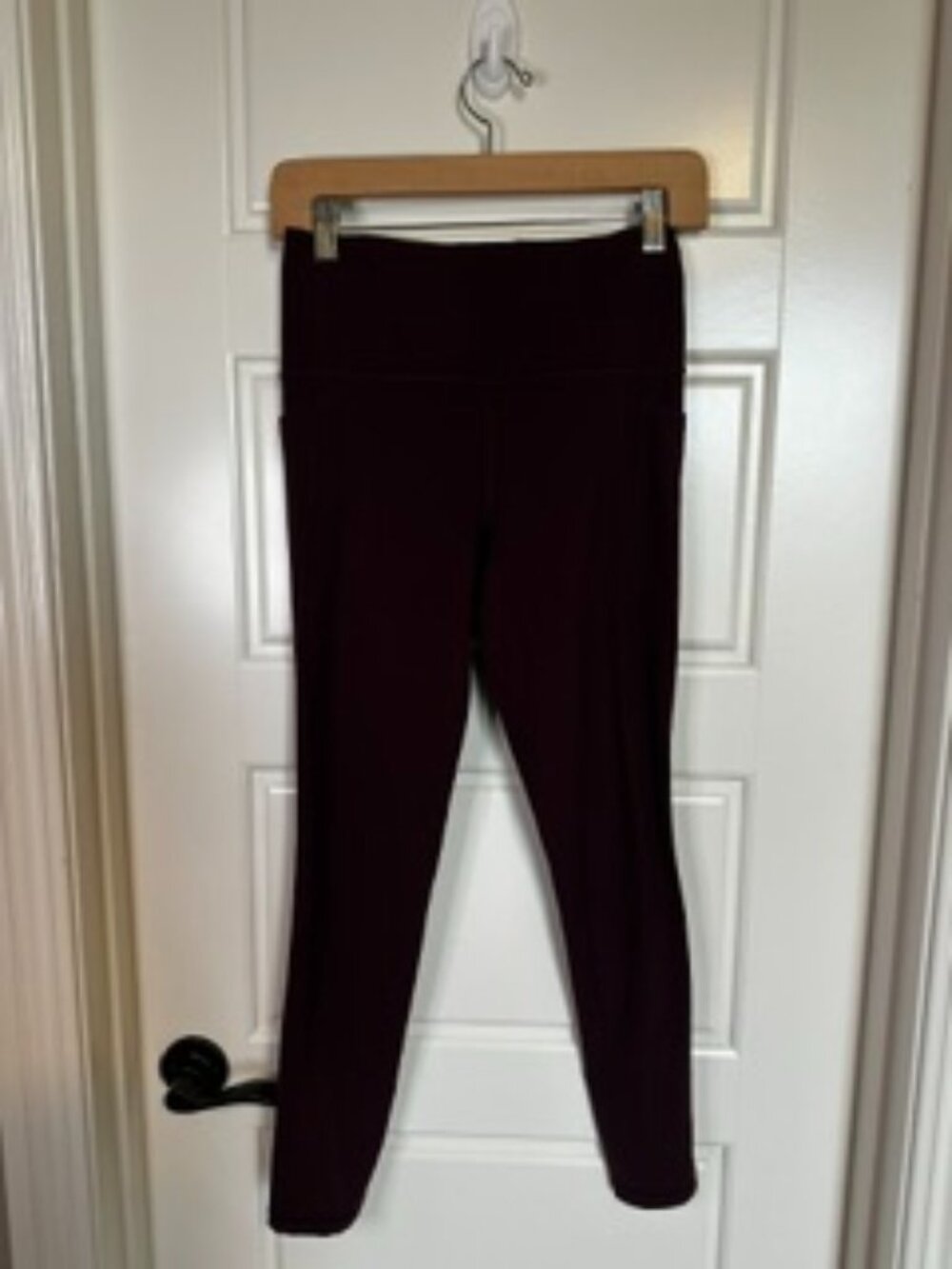 Athleta Salutation Stash Tight w/ Side Pockets Maroon